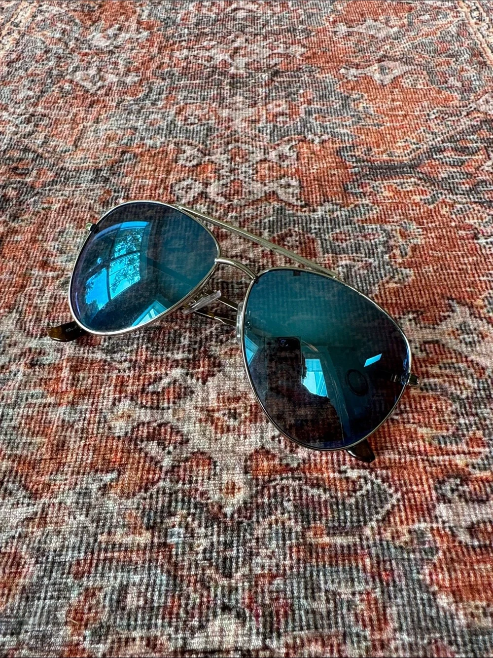 Silver Metal Aviator Sunglasses with Blue Tinted Reflective Mirror Lenses